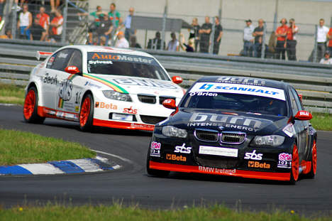 Bosch GP Danmark blev ikke Emmet O'Briens bedste DTC-løb til dato, men her har han bragt sig foran teamkammeraten Jesper Sylvest.